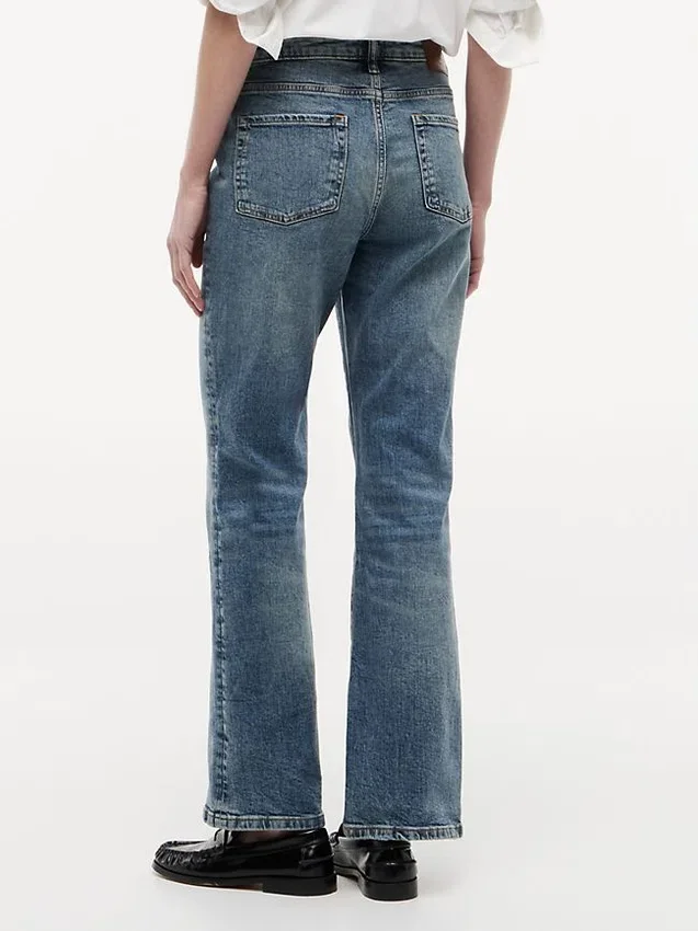 Vaqueros bootcut elásticos de talle medio Vaqueros bootcut elásticos de talle medio