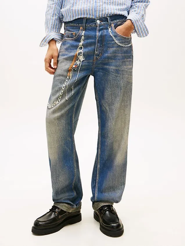 Vaqueros holgados con estampado de cadenas de Tommy Jeans Vaqueros holgados con estampado de cadenas de Tommy Jeans