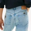 Vaqueros rectos ajustados con escudo de Tommy Jeans