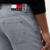 Vaqueros rectos ajustados de Tommy Jeans