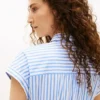Vestido camisero de popelín a rayas con cinturón