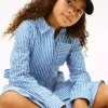 Vestido camisero de popelín a rayas con volantes para niña