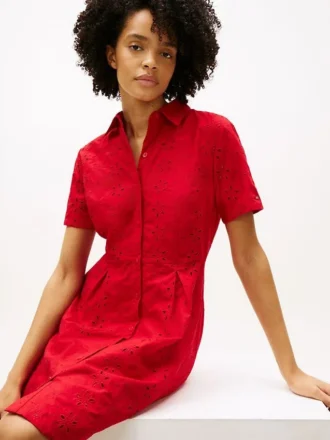 Vestido camisero de popelín con ojales bordados