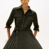 Vestido camisero de sarga plisado con cinturón