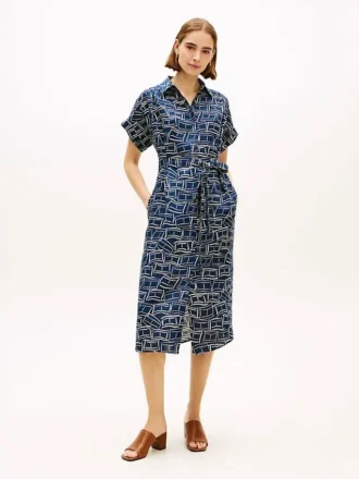 Vestido camisero midi de lino con cinturón y estampado de banderas