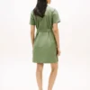 Vestido camisero utilitario de manga corta con cinturón Vestido camisero utilitario de manga corta con cinturón