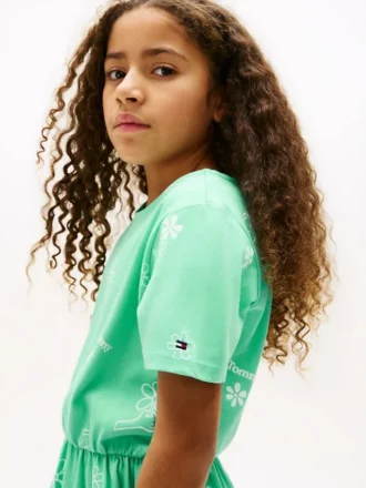 Vestido camiseta con estampado primaveral para niña