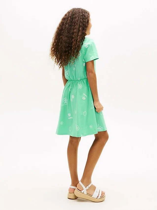 Vestido camiseta con estampado primaveral para niña Vestido camiseta con estampado primaveral para niña