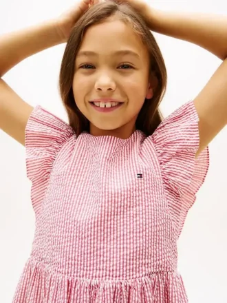 Vestido de seersucker a rayas con mangas con volantes para niña