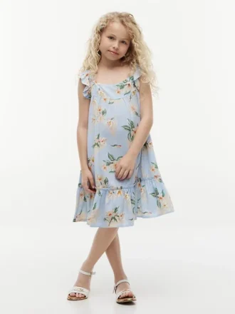 Vestido infantil con volantes y estampado floral