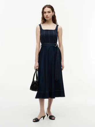 Vestido midi con cinturón y costuras en contraste Vestido midi con cinturón y costuras en contraste