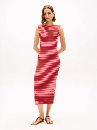 Vestido midi de corte ajustado con rayas y cuello barco