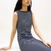 Vestido midi de corte ajustado con rayas y cuello barco