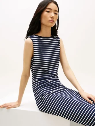 Vestido midi de corte ajustado con rayas y cuello barco