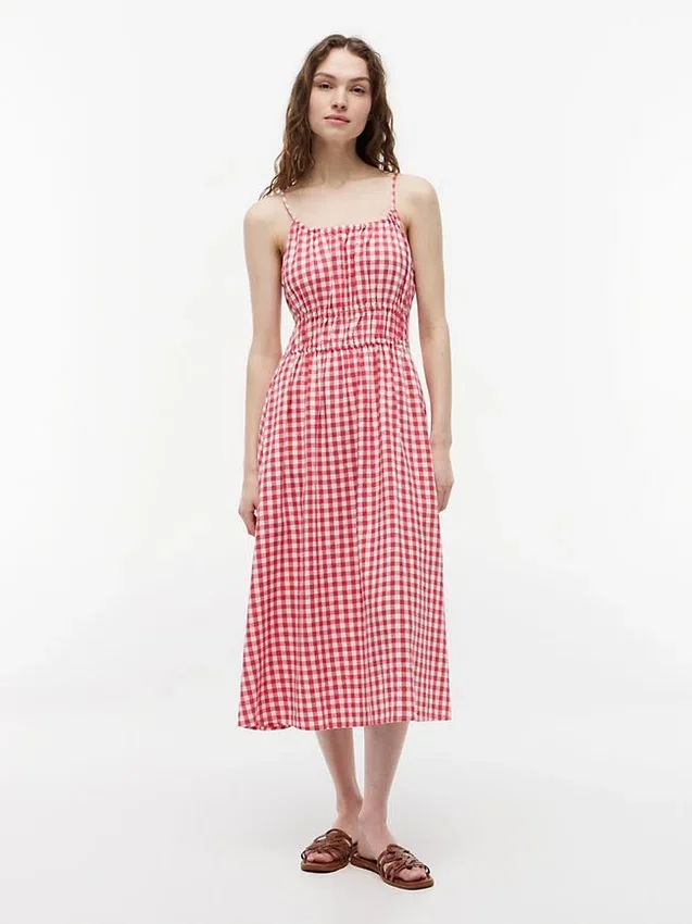 Vestido midi fruncido de mezcla de lino con estampado de cuadros vichy Vestido midi fruncido de mezcla de lino con estampado de cuadros vichy