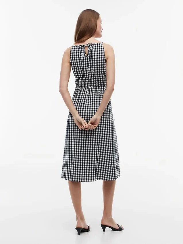 Vestido midi fruncido de mezcla de lino con estampado de cuadros vichy Vestido midi fruncido de mezcla de lino con estampado de cuadros vichy