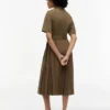 Vestido midi plisado de mezcla de tejidos
