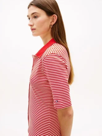 Vestido midi tipo polo con botones dorados