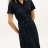 Vestido polo midi con cinturón y ribete Vestido polo midi con cinturón y ribete