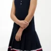 Vestido polo sin mangas con pliegues para niña