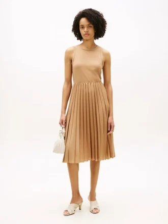 Vestido sin mangas plisado de mezcla de tejidos
