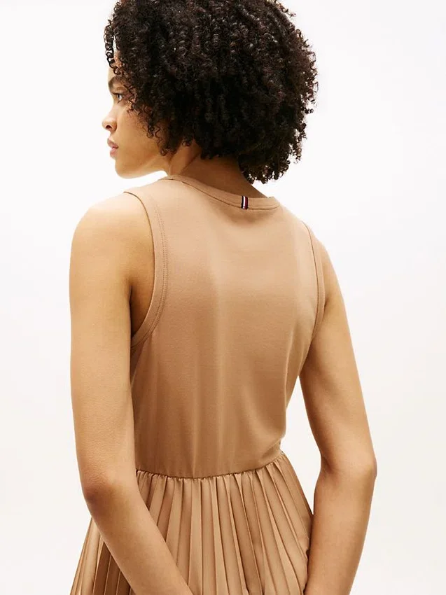 Vestido sin mangas plisado de mezcla de tejidos Vestido sin mangas plisado de mezcla de tejidos
