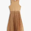 Vestido sin mangas plisado de mezcla de tejidos Vestido sin mangas plisado de mezcla de tejidos