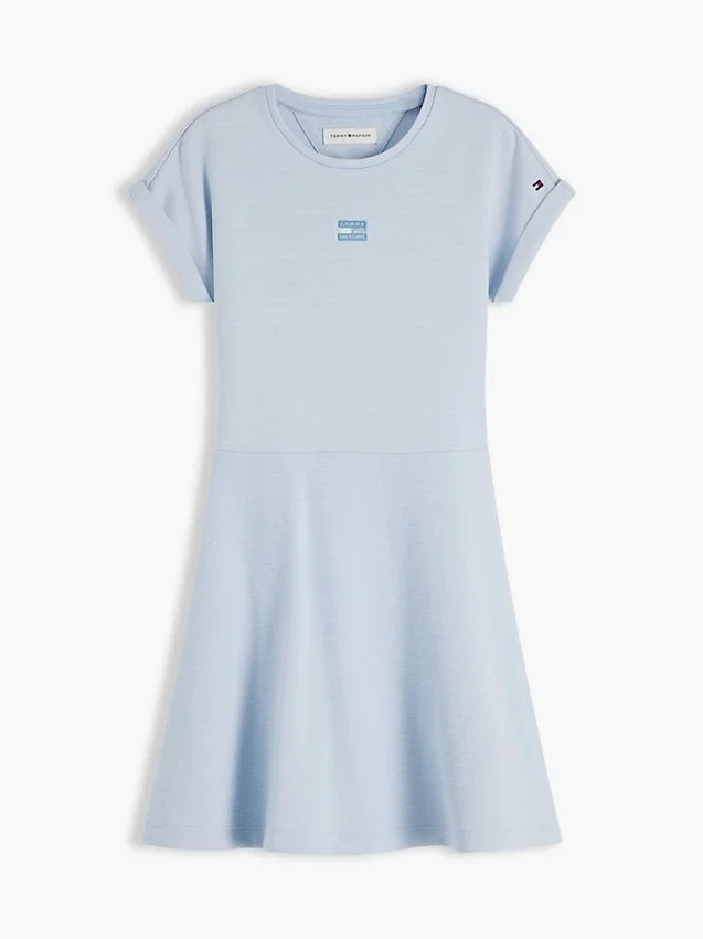 Vestido skater con logotipo de bandera en tonos para niña Vestido skater con logotipo de bandera en tonos para niña