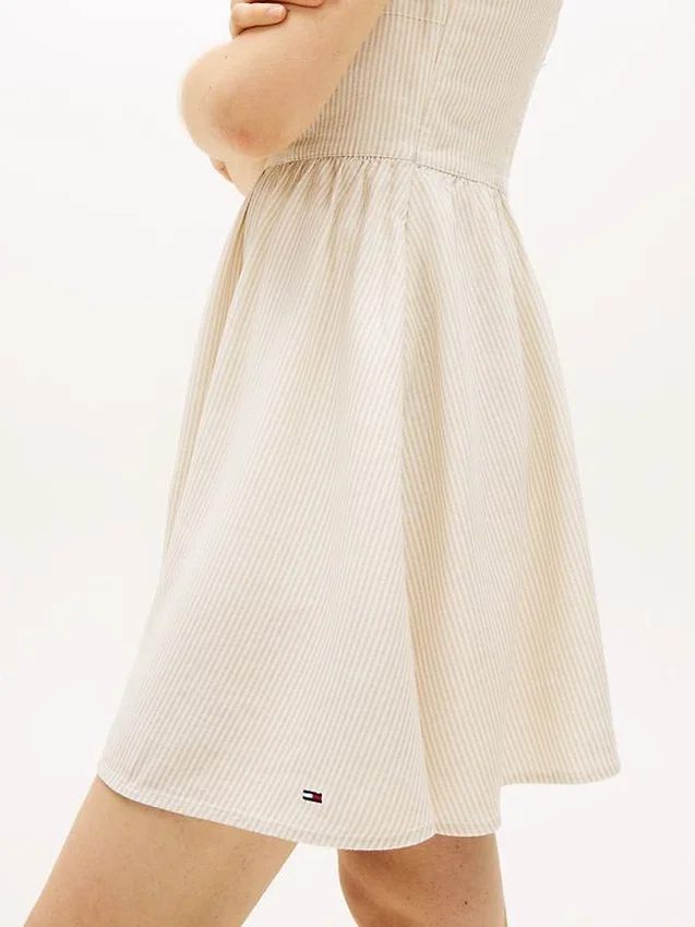 Vestido skater de mezcla de lino de Tommy Jeans Vestido skater de mezcla de lino de Tommy Jeans