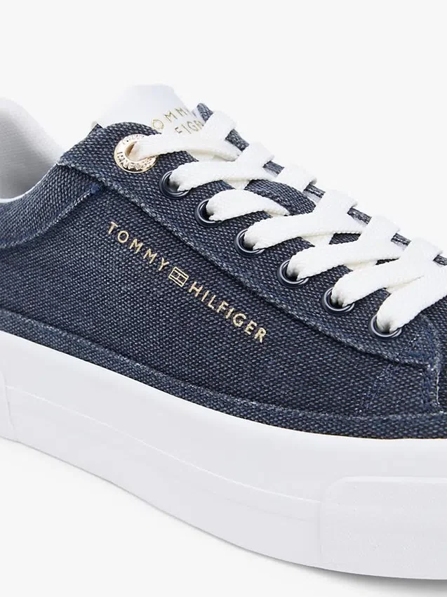 Zapatillas con plataforma de lona Zapatillas con plataforma de lona