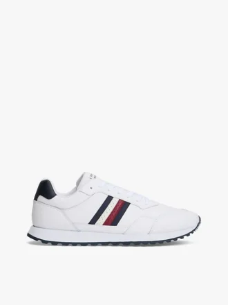 Zapatillas con rayas distintivas y mezcla de piel