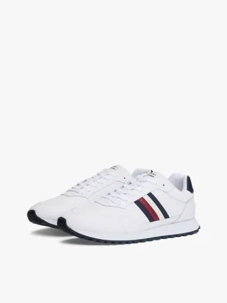 Zapatillas con rayas distintivas y mezcla de piel