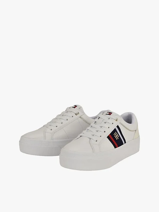 Zapatillas con suela de copa y franja Zapatillas con suela de copa y franja