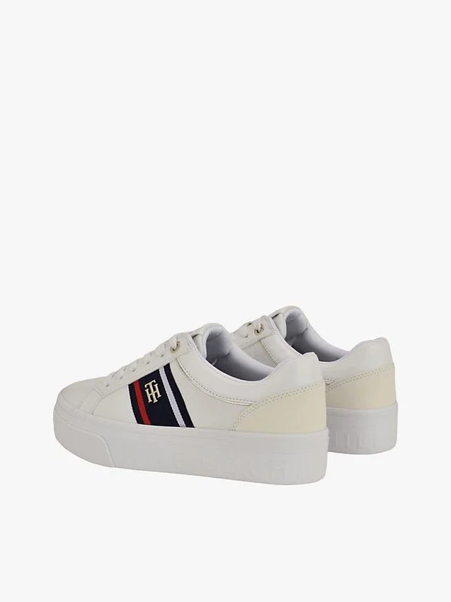 Zapatillas con suela de copa y franja Zapatillas con suela de copa y franja