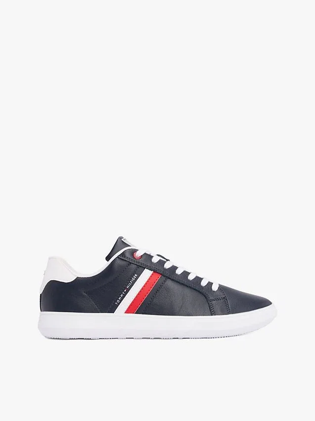 Zapatillas con suela de goma y rayas Zapatillas con suela de goma y rayas