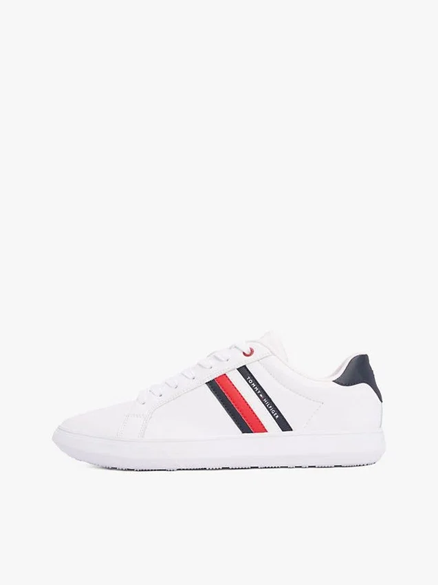 Zapatillas con suela de goma y rayas Zapatillas con suela de goma y rayas