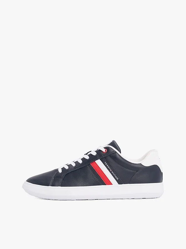 Zapatillas con suela de goma y rayas Zapatillas con suela de goma y rayas