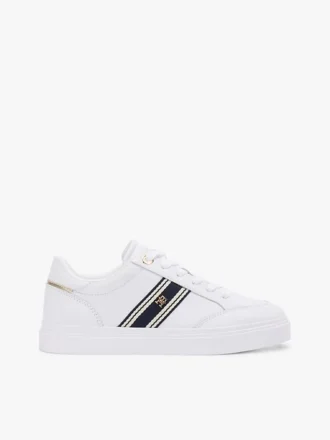 Zapatillas con suela de goma y rayas de cinta