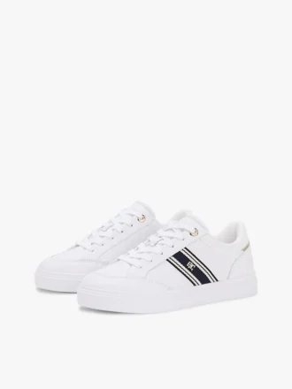Zapatillas con suela de goma y rayas de cinta