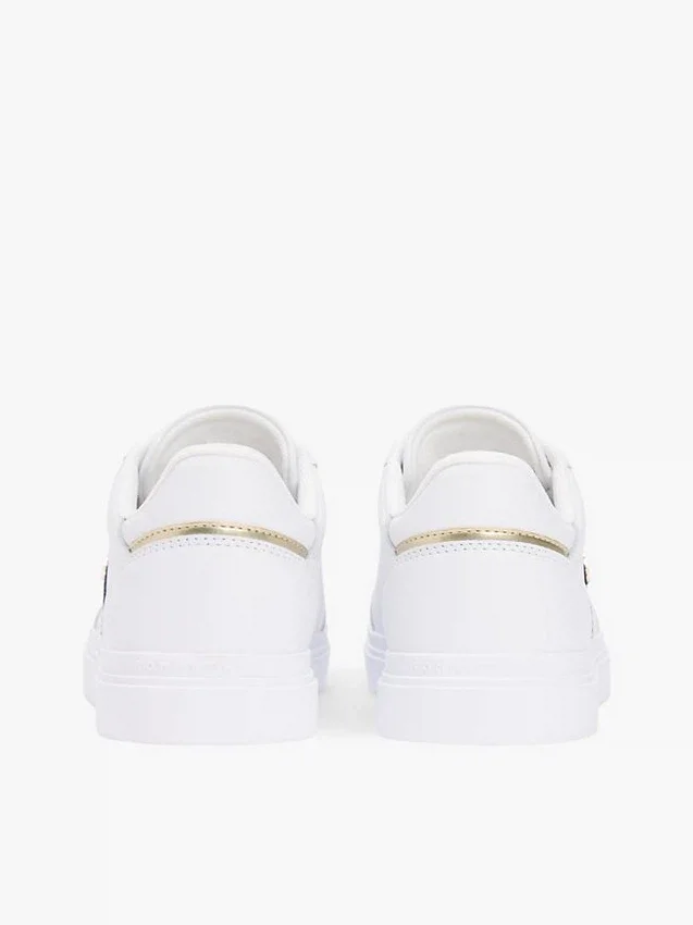 Zapatillas con suela de goma y rayas de cinta Zapatillas con suela de goma y rayas de cinta