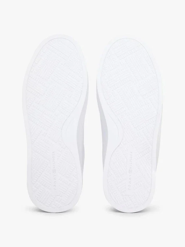 Zapatillas con suela de goma y rayas de cinta Zapatillas con suela de goma y rayas de cinta