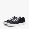 Zapatillas de cancha con textura granulada y logotipo metálico Zapatillas de cancha con textura granulada y logotipo metálico
