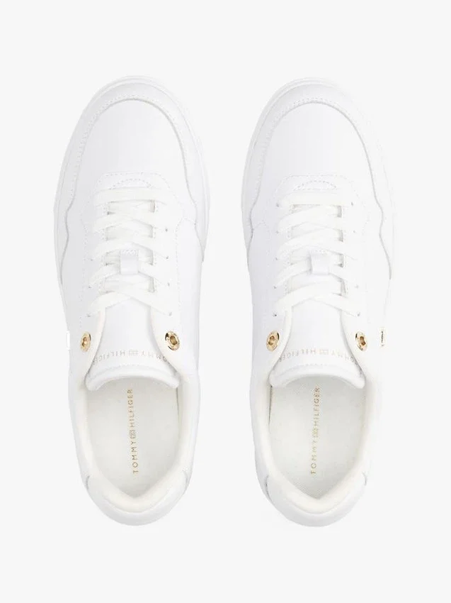 Zapatillas de cancha de piel con detalles metalizados Zapatillas de cancha de piel con detalles metalizados