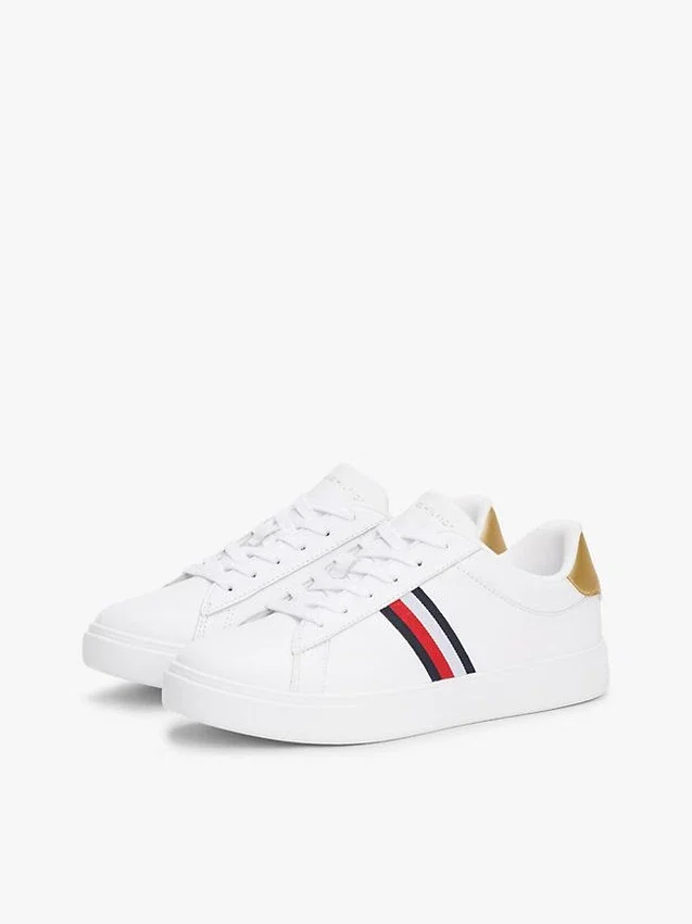 Zapatillas de corte bajo de piel con rayas distintivas Zapatillas de corte bajo de piel con rayas distintivas