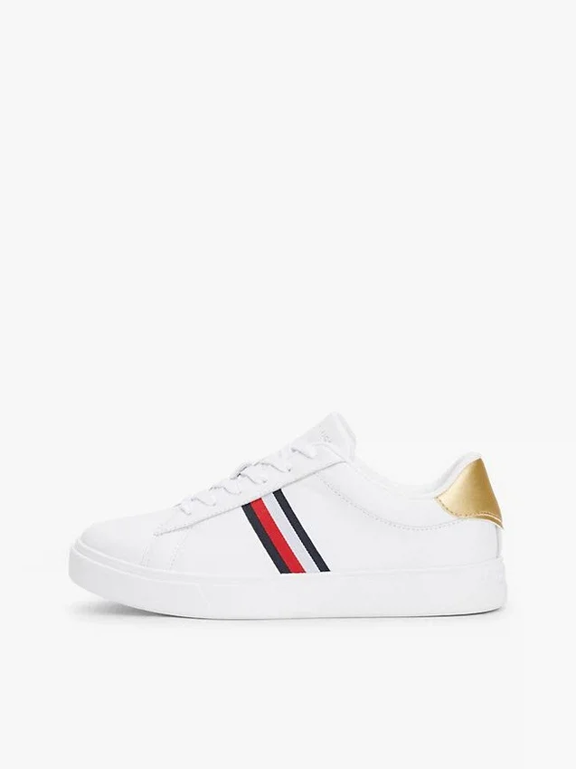 Zapatillas de corte bajo de piel con rayas distintivas Zapatillas de corte bajo de piel con rayas distintivas