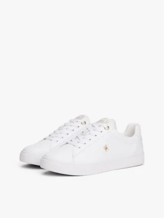 Zapatillas de corte bajo de piel con talón y monograma Zapatillas de corte bajo de piel con talón y monograma