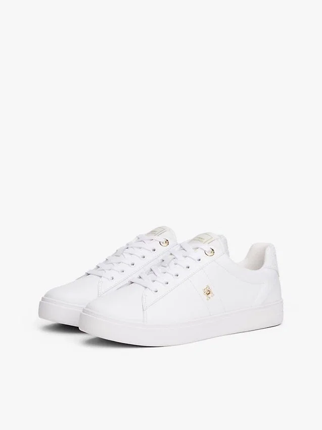 Zapatillas de corte bajo de piel con talón y monograma Zapatillas de corte bajo de piel con talón y monograma