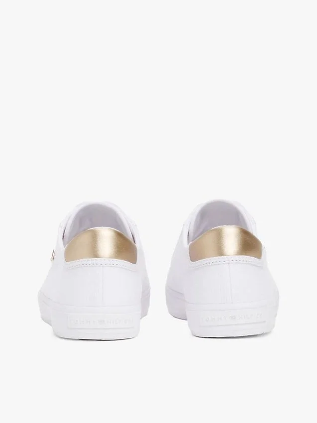 Zapatillas de lona con talón metalizado Zapatillas de lona con talón metalizado