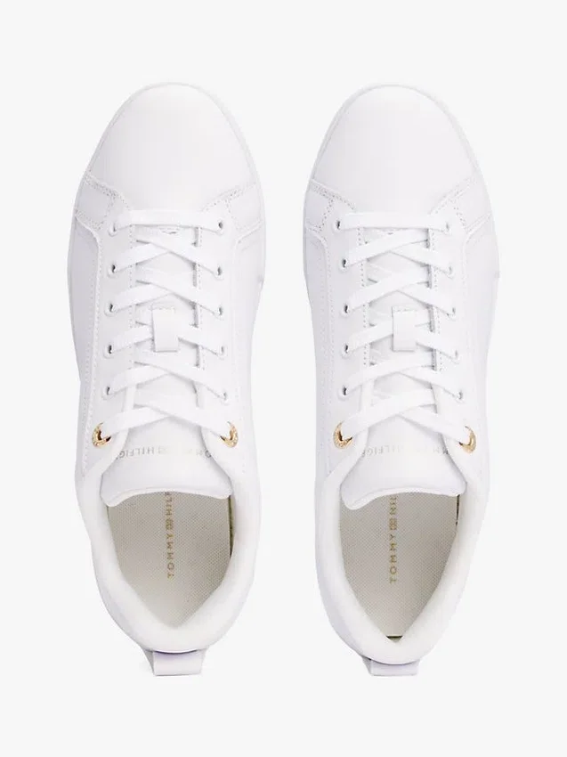 Zapatillas de piel con el logotipo de Hilfiger Zapatillas de piel con el logotipo de Hilfiger