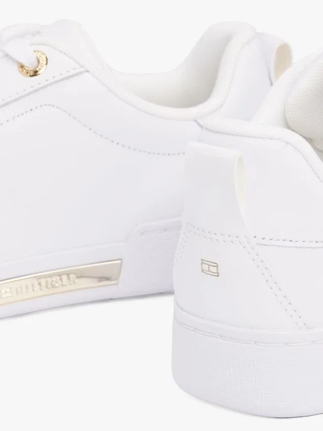 Zapatillas de piel con el logotipo de Hilfiger Zapatillas de piel con el logotipo de Hilfiger